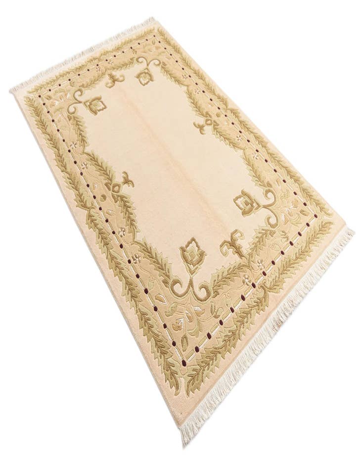 Detail image of 4' 1 x 6' Darya Rug