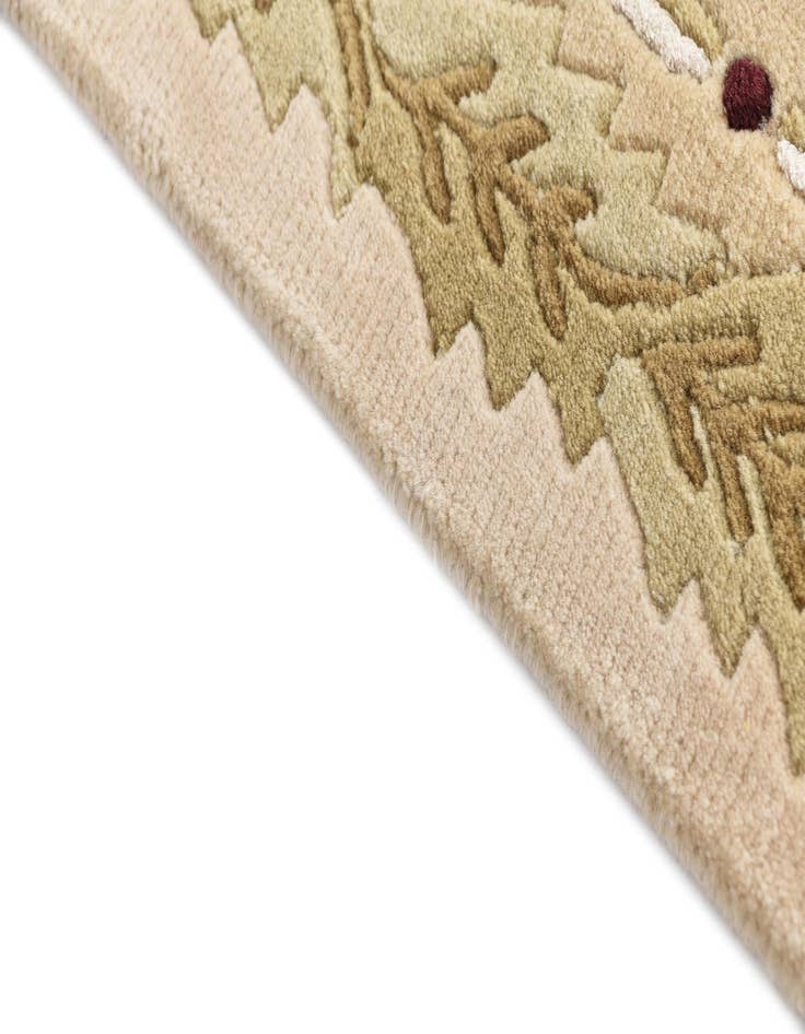 Detail image of 4' 1 x 6' Darya Rug