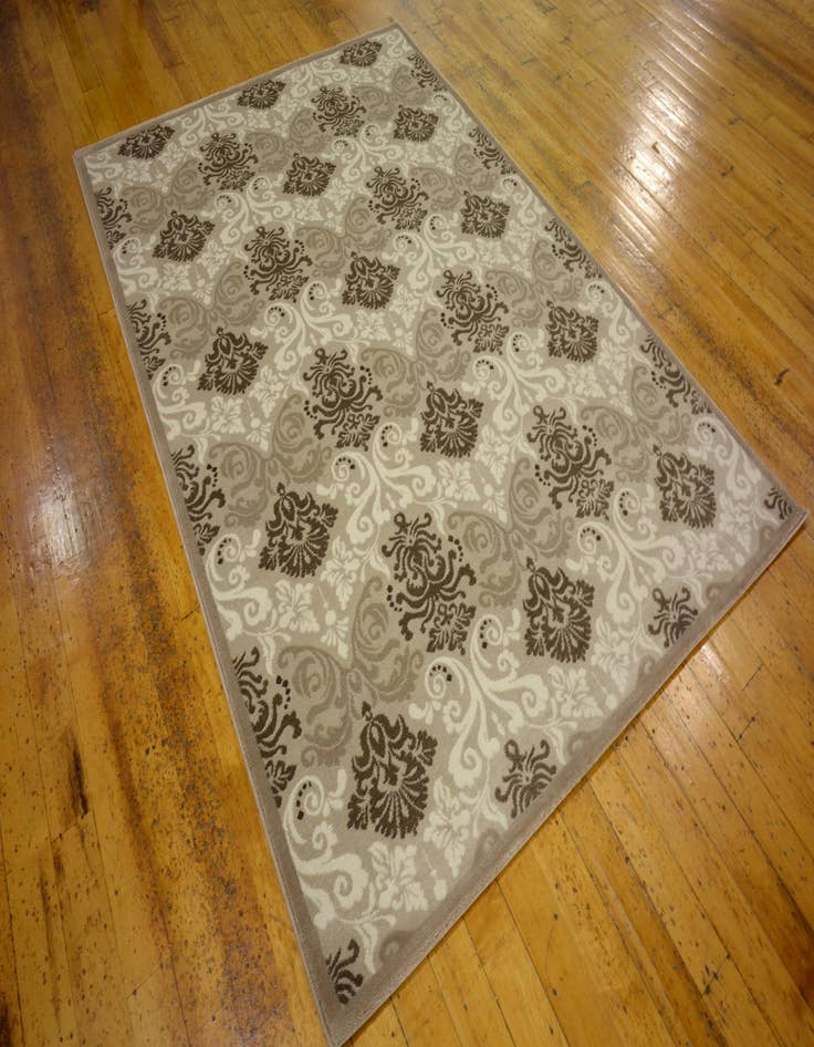 Detail image of 5' 3 x 7' 6 Diana Rug