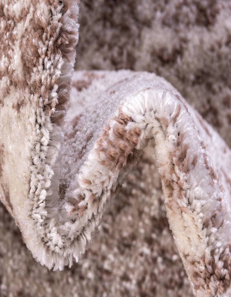 Detail image of 7' x 10' Dover Rug