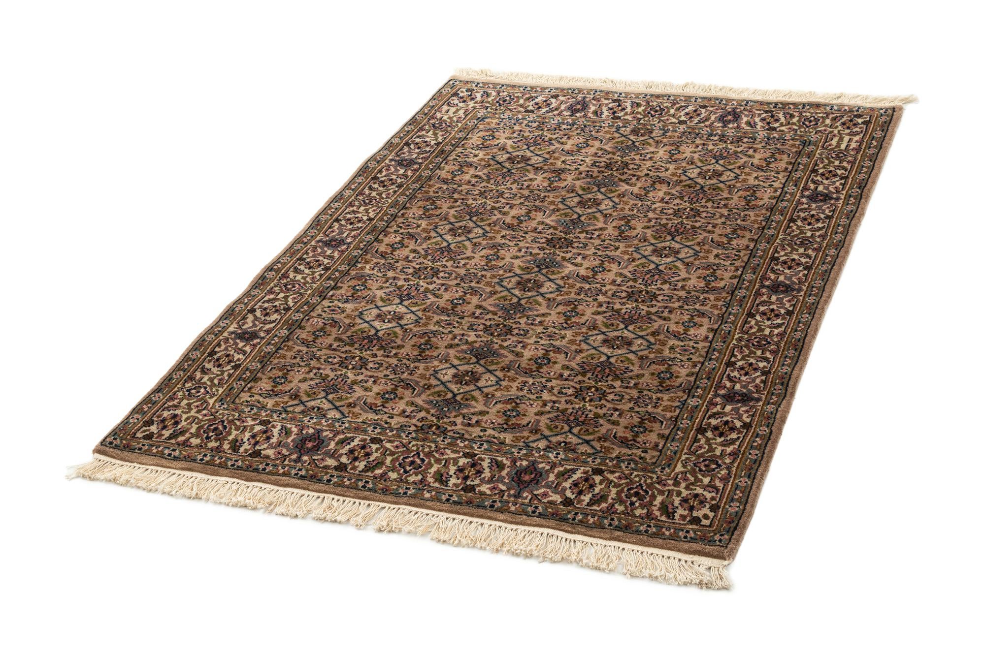4' x 5' 8 Hand Knotted Farahan Wool Rug