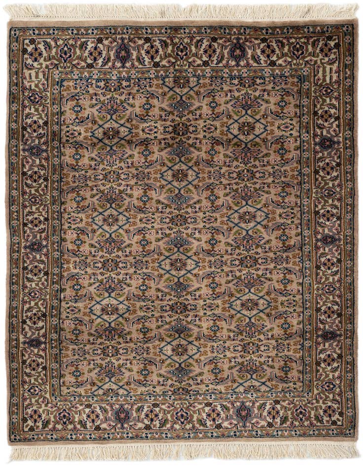 Detail image of 4' x 5' 8 Hand Knotted Farahan Wool Rug