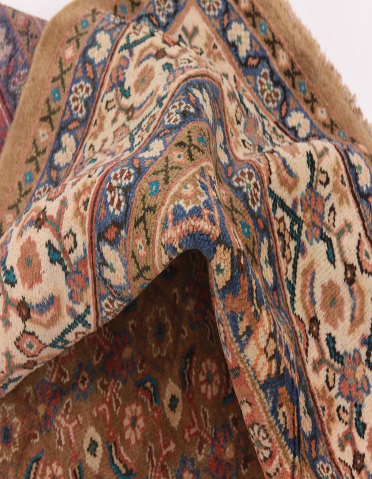 Detail image of 9' 9 x 13' 5  Hand Knotted Farahan Persian Wool Rug