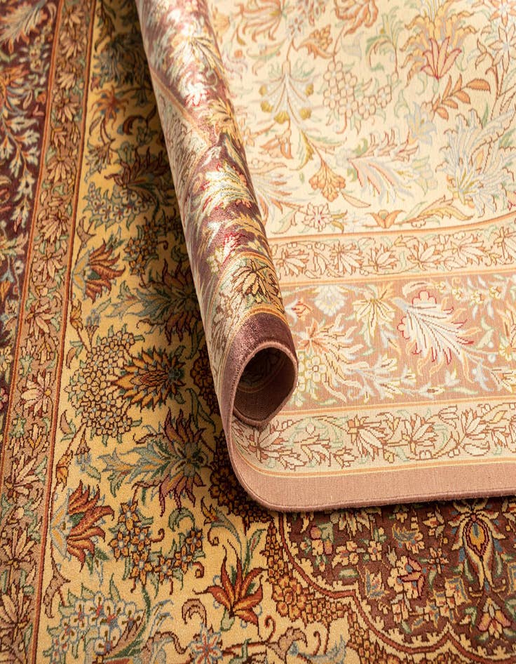 Detail image of 3' 3 x 5' 1 Ghom Silk Rug