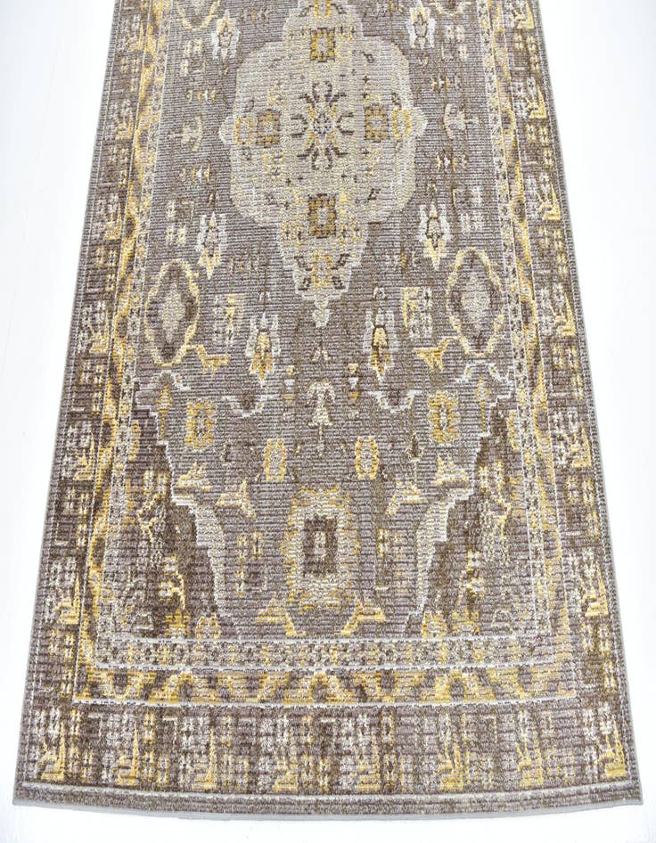 Detail image of 5' 4 x 7' 3 Heritage Rug