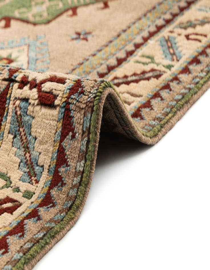 Detail image of 4' 5 x 5' 10 Kars Wool Rug