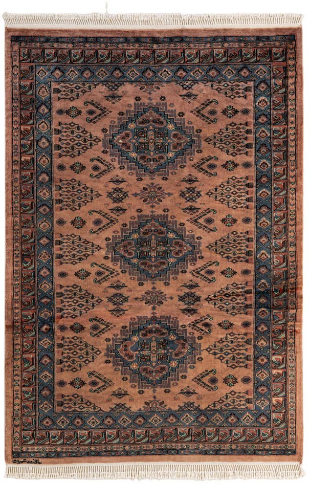 Detail image of 4' 2 x 6' 2 Hand Knotted Kazak Wool Rug