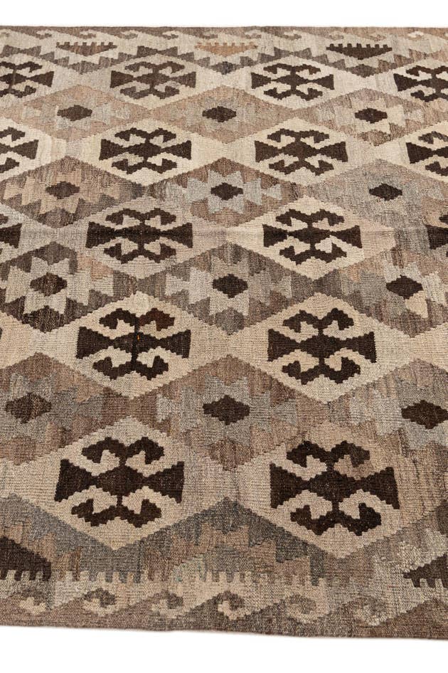 Detail image of 5' 2 x 6' 7 Hand Woven Kilim Maymana Wool Rug
