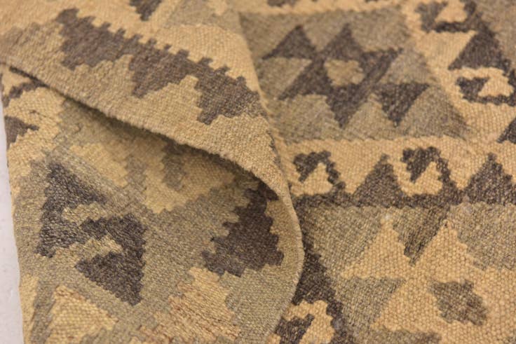 Detail image of 2' 7 x 4' 1 Hand Woven Kilim Maymana Wool Rug