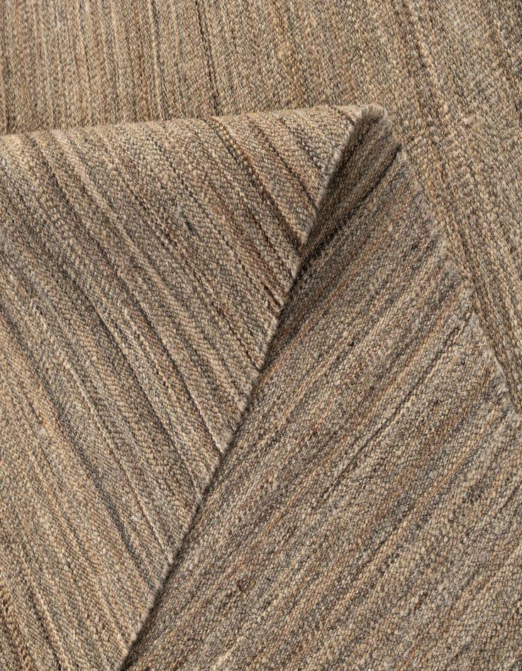 Detail image of 4' 3 x 6'  Hand Woven Kilim Modern Wool Rug