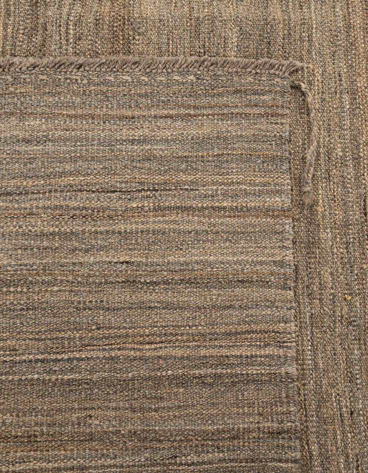 Detail image of 4' 4 x 5' 11  Hand Woven Kilim Modern Wool Rug