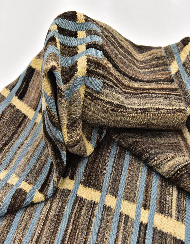 Detail image of 5' 7 x 8'  Hand Woven Kilim Modern Wool Rug