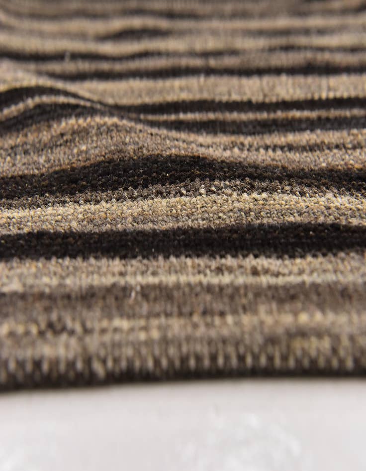 Detail image of 5' 7 x 8' 2  Hand Woven Kilim Modern Wool Rug