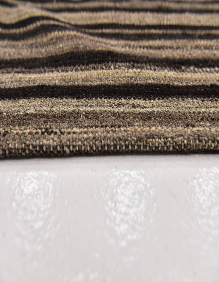 Detail image of 5' 7 x 8' 2  Hand Woven Kilim Modern Wool Rug