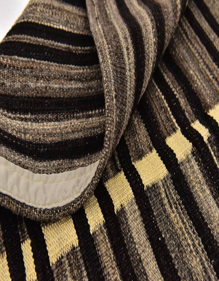 Detail image of 5' 7 x 8' 2  Hand Woven Kilim Modern Wool Rug