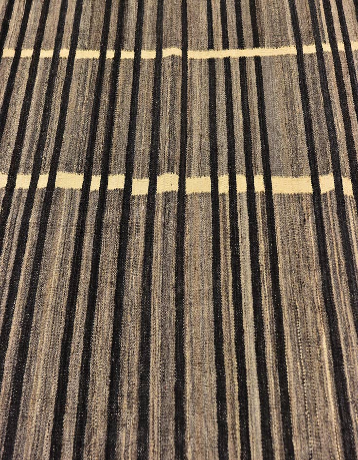 Detail image of 5' 7 x 8'  Hand Woven Kilim Modern Wool Rug