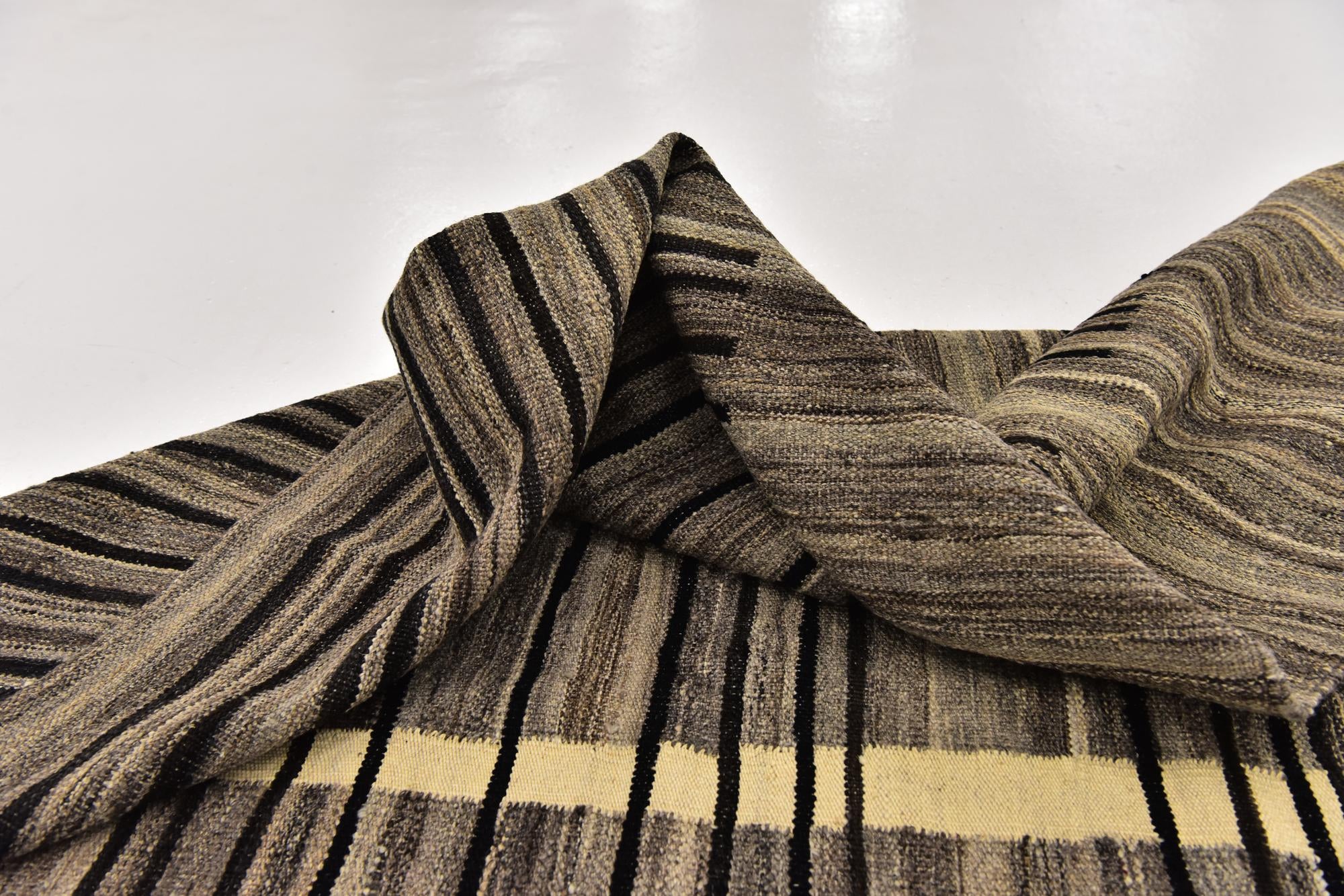 5' 8 x 8' 2 Hand Woven Kilim Modern Wool Rug