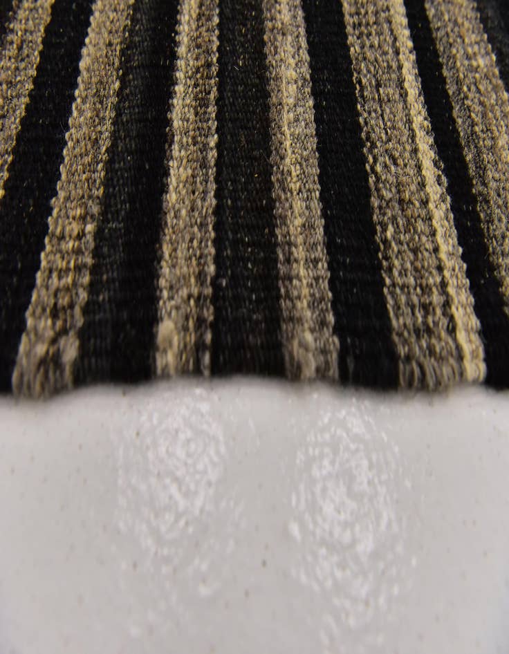 Detail image of 4' 4 x 5' 8  Hand Woven Kilim Modern Wool Rug