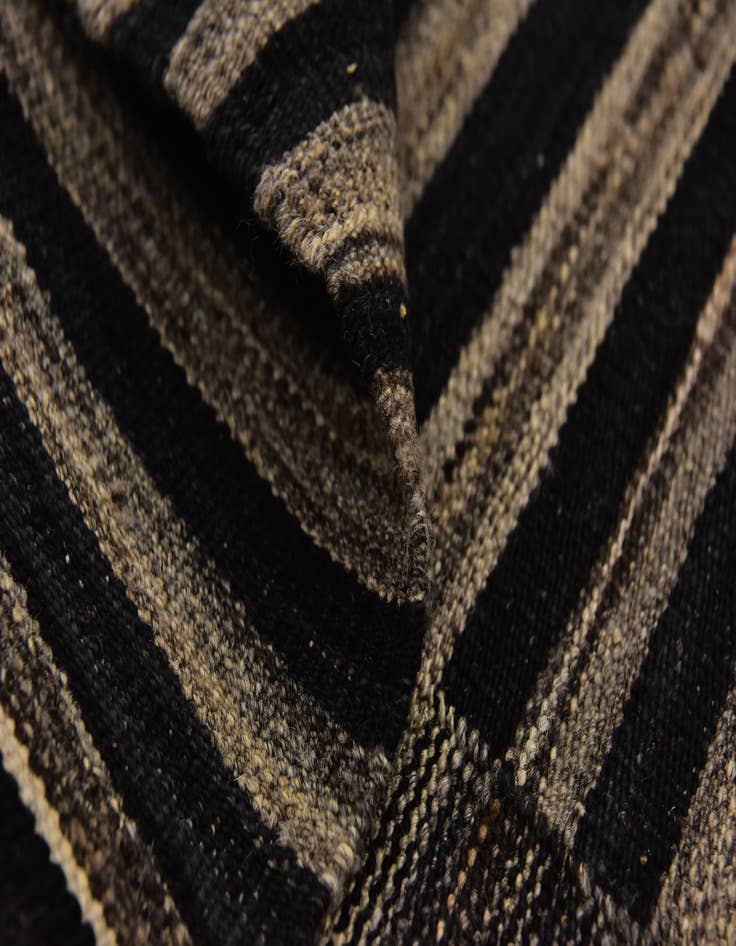 Detail image of 4' 4 x 5' 8  Hand Woven Kilim Modern Wool Rug