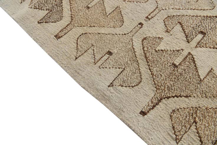 Detail image of 9' 10 x 13' 7 Hand Woven Kilim Modern Wool Rug