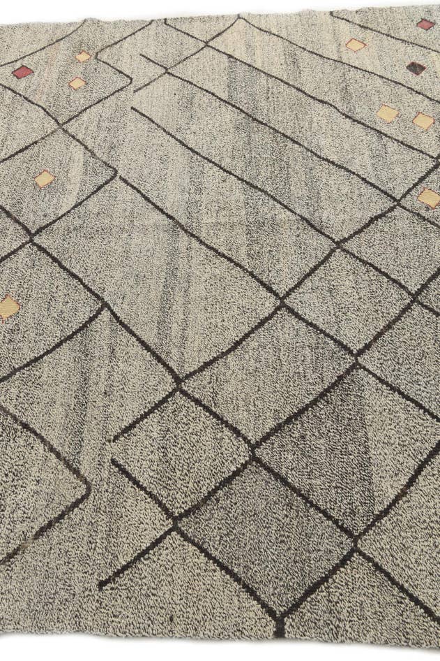 Detail image of 7' 1 x 9' 3 Hand Woven Kilim Modern Wool Rug