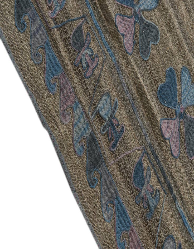 Detail image of 4' 10 x 6' 8  Hand Woven Kilim Suzani Wool Rug