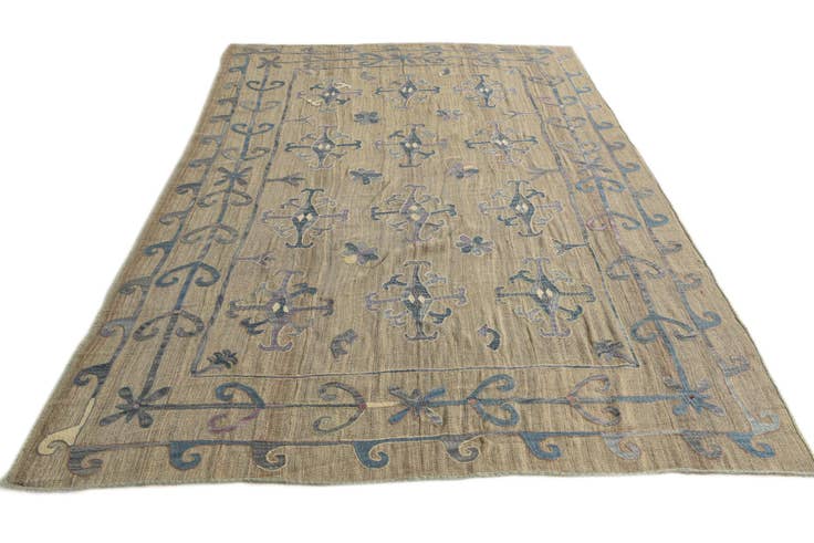 Detail image of 6' 3 x 9' Hand Woven Kilim Suzani Wool Rug