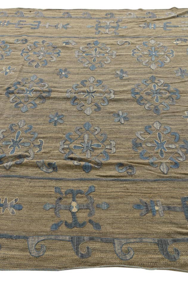 Detail image of 6' 8 x 8' 10 Hand Woven Kilim Suzani Wool Rug