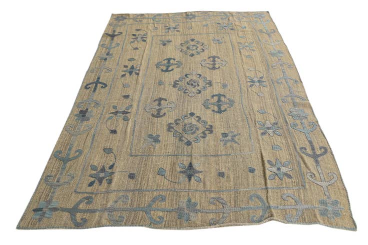 Detail image of 5' 6 x 7' 5 Hand Woven Kilim Suzani Wool Rug