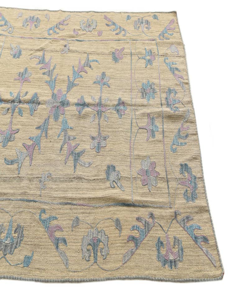 Detail image of 4' 10 x 6' 7  Hand Woven Kilim Suzani Wool Rug