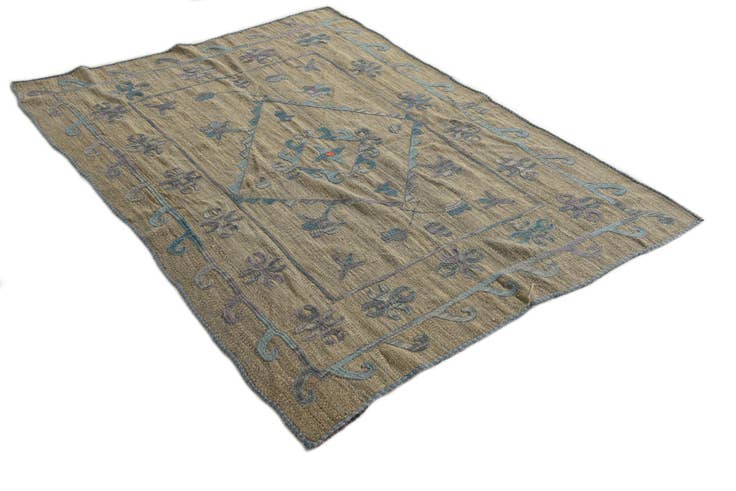 Detail image of 4' 9 x 6' 4 Hand Woven Kilim Suzani Wool Rug