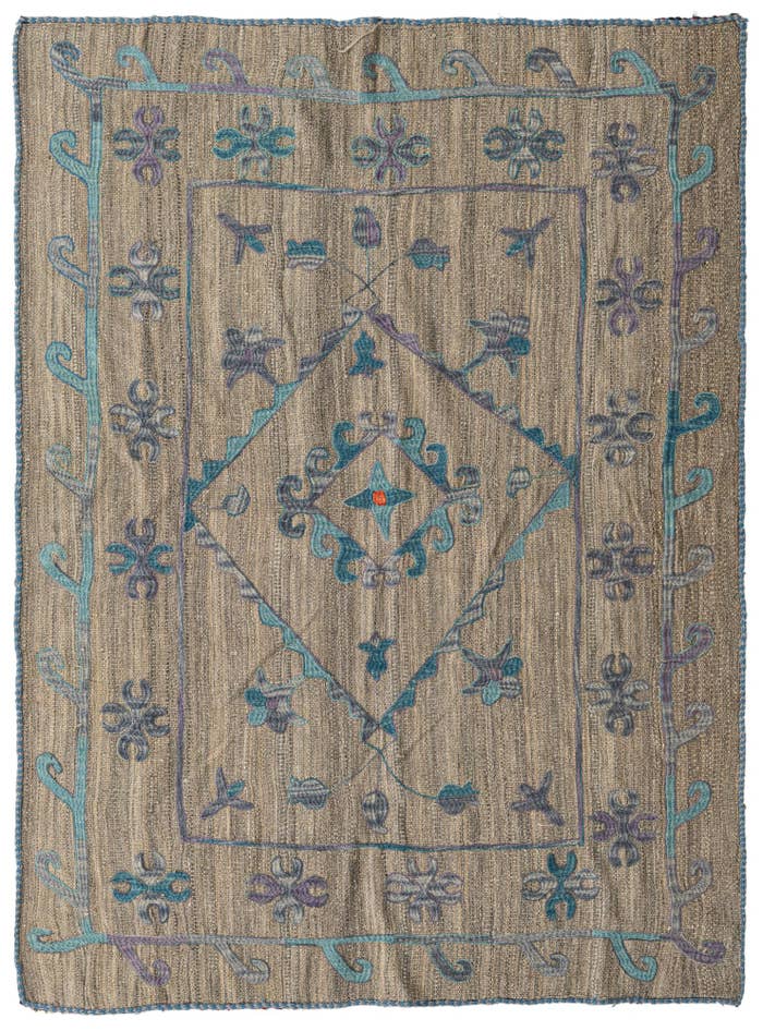 Detail image of 4' 9 x 6' 4 Hand Woven Kilim Suzani Wool Rug