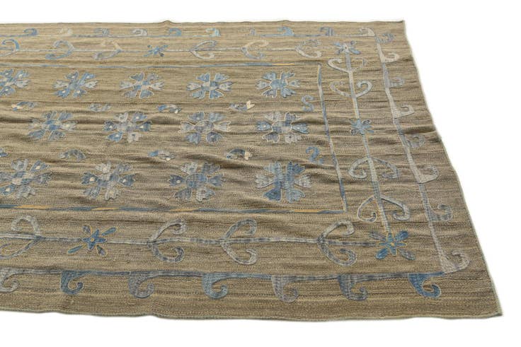 Detail image of 5' 9 x 7' 10 Hand Woven Kilim Suzani Wool Rug