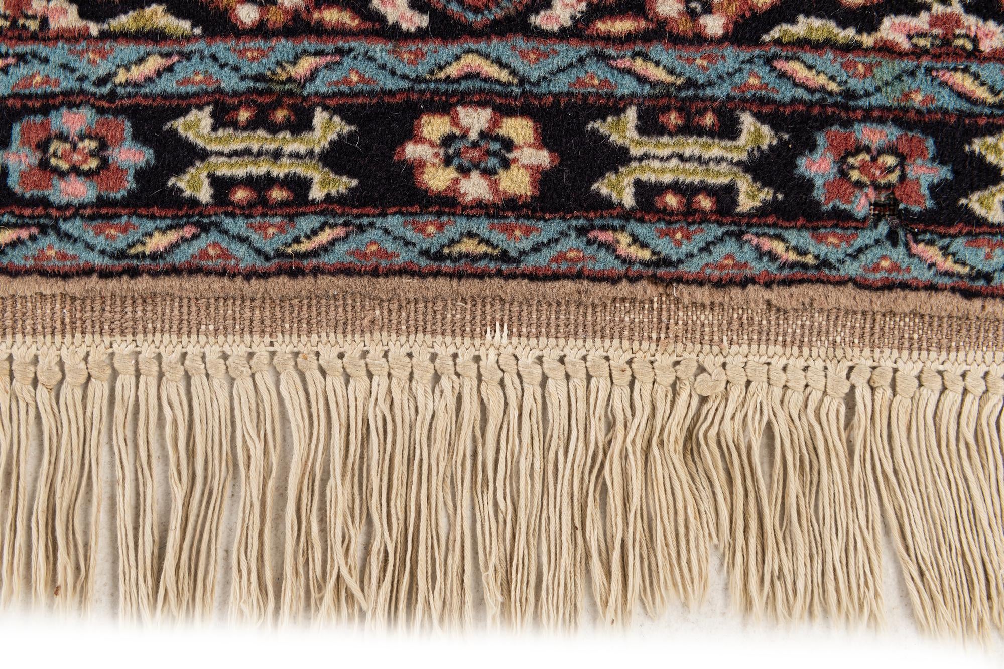 2' 8 x 4' 5 Hand Knotted Lahour Oriental Wool Rug