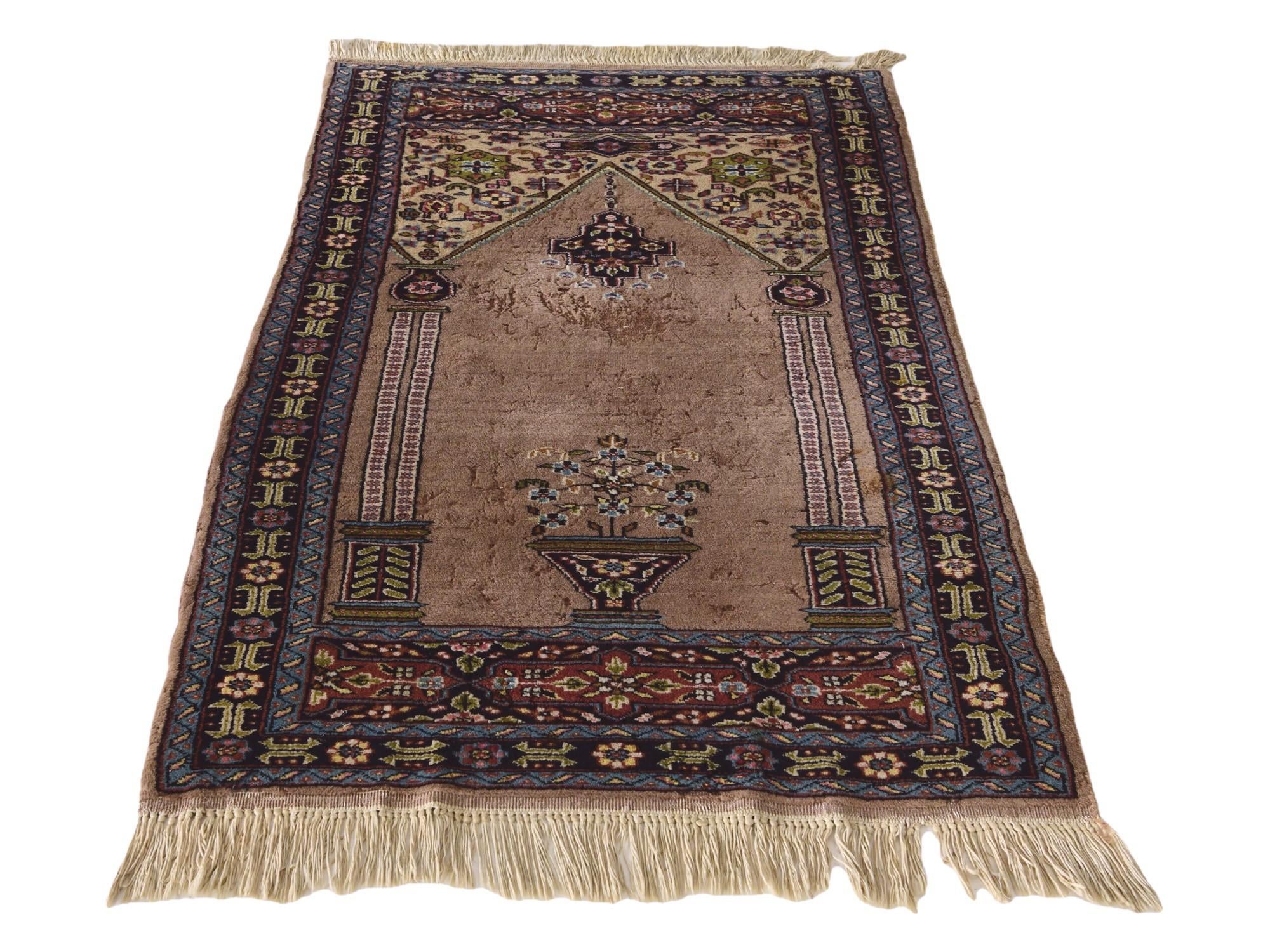 2' 8 x 4' 5 Hand Knotted Lahour Oriental Wool Rug