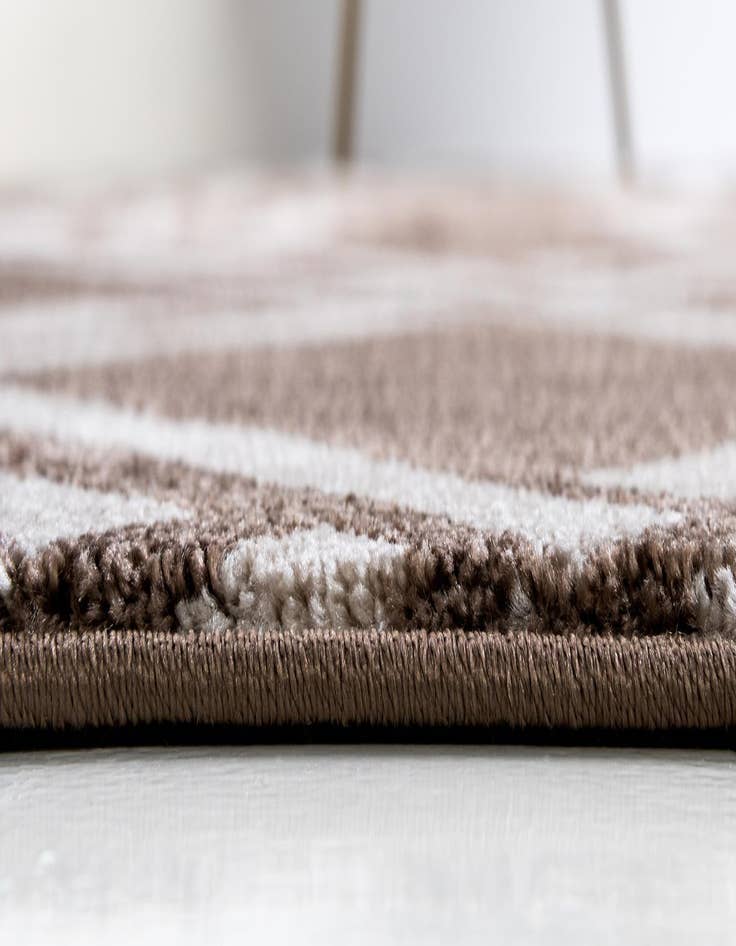 Detail image of 5' 3 x 7' 7 Lattice Rug