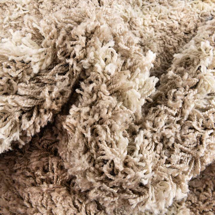 5' 3 x 8' Lattice Shag Rug