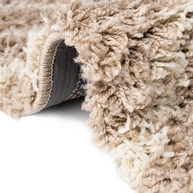 Detail image of 5' 3 x 8' Lattice Shag Rug