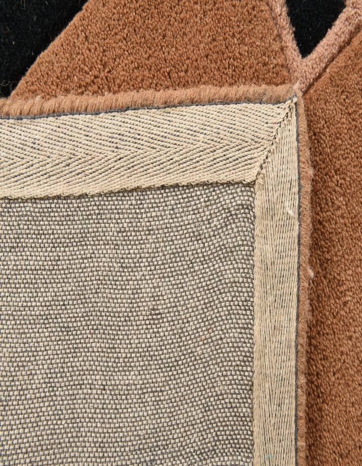 Detail image of 5' 1 x 7' 10 Luna Rug