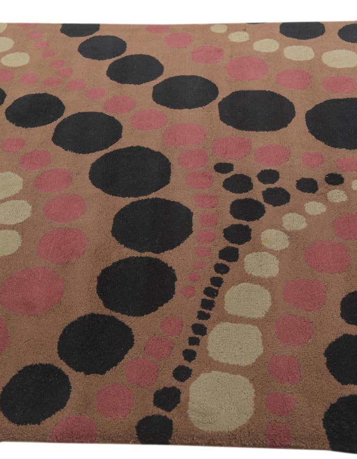 Detail image of 5' x 7' 10 Luna Rug