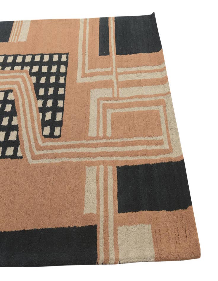 Detail image of 5' x 7' 10 Luna Rug