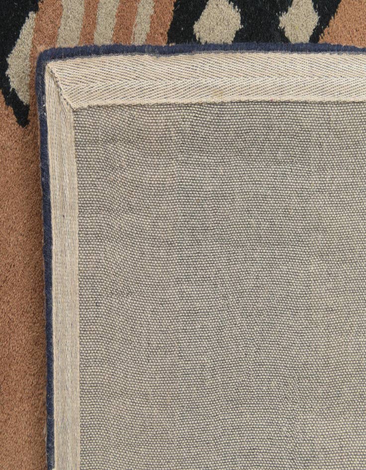 Detail image of 5' x 7' 10 Luna Rug