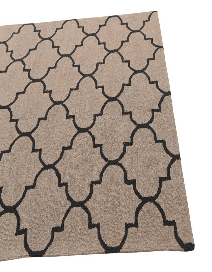 Detail image of 5' 1 x 8' Luna Wool Rug