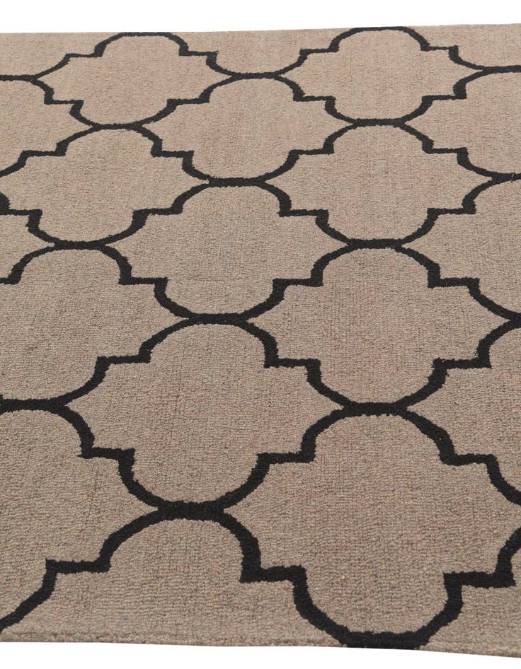 Detail image of 5' 1 x 8' Luna Wool Rug