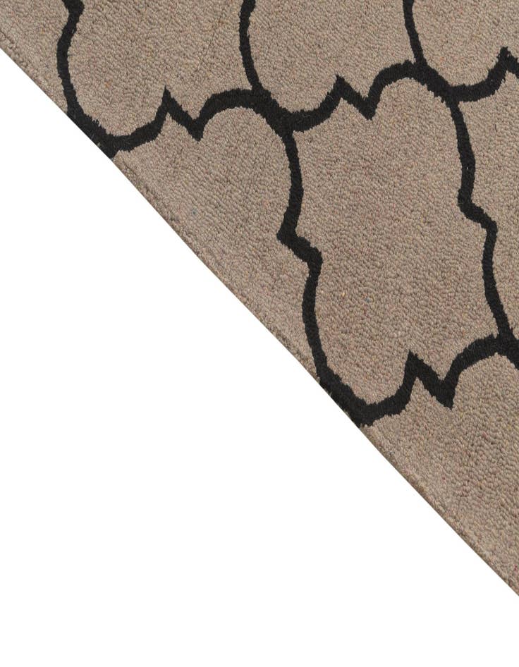 Detail image of 5' 1 x 8' Luna Wool Rug
