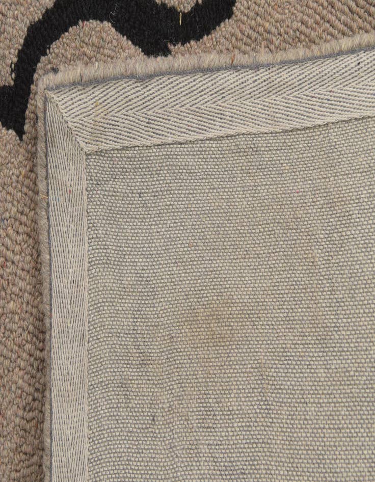 Detail image of 5' 1 x 8' Luna Wool Rug