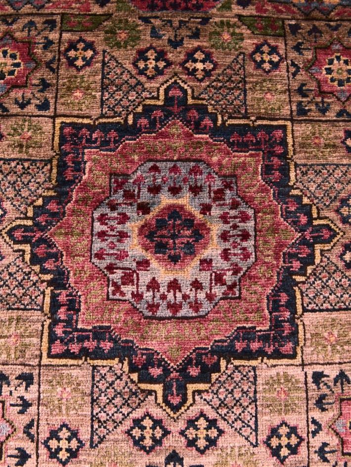 Detail image of 2' 1 x 3' 1 Hand Knotted Mamluk Ziegler Rug