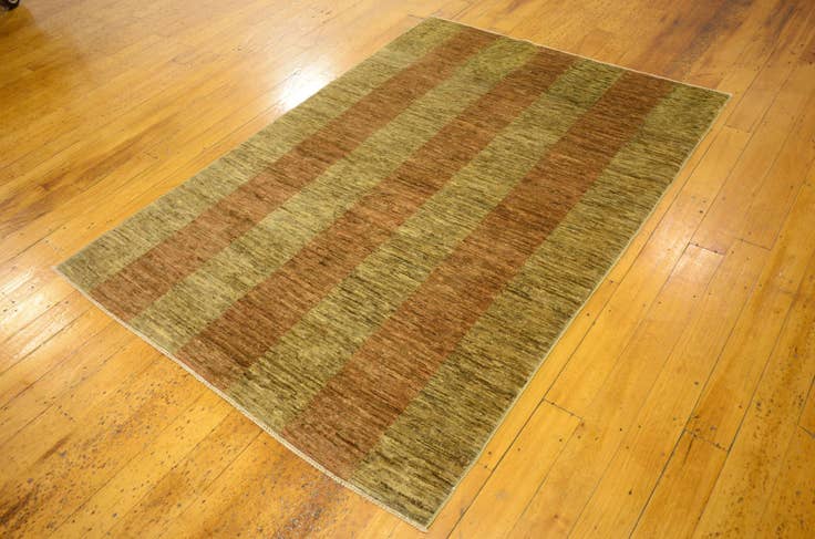 Detail image of 4' 1 x 5' 8 Hand Knotted Modern Ziegler Oriental Rug