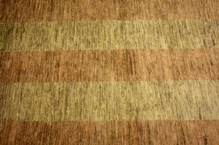 Detail image of 4' 1 x 5' 8 Hand Knotted Modern Ziegler Oriental Rug