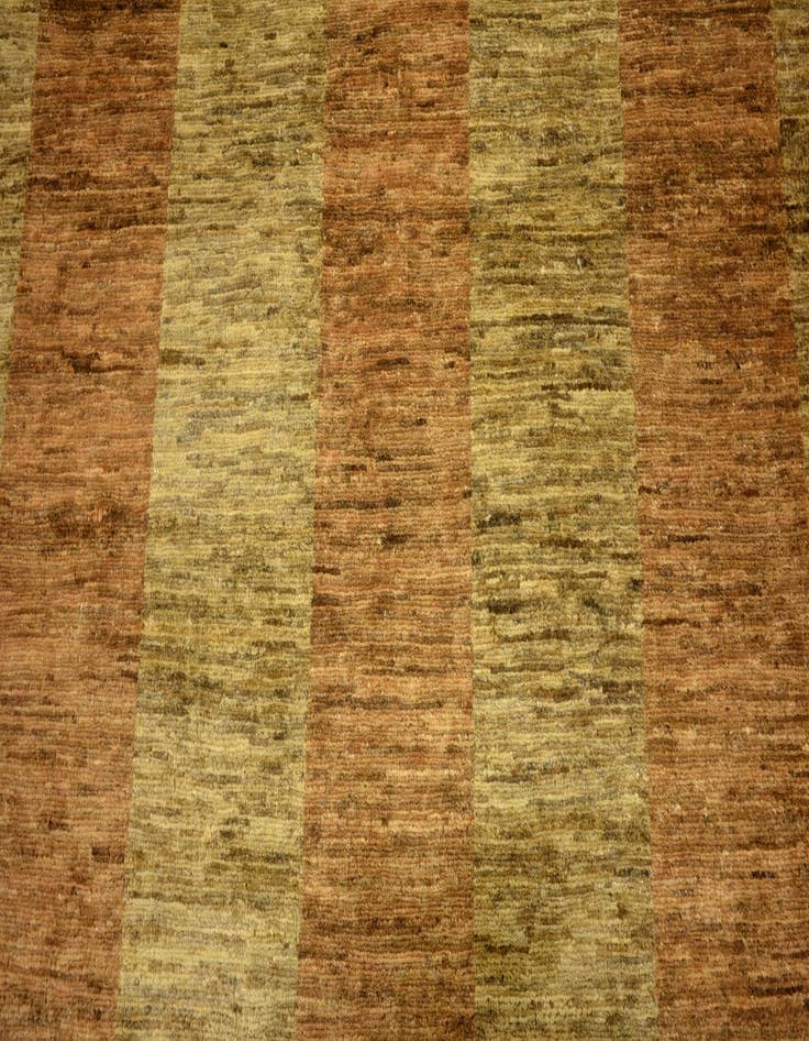 Detail image of 4' 1 x 5' 8  Hand Knotted Modern Ziegler Oriental Rug